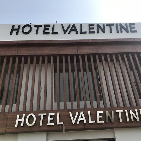 Hotel Valentine Muzaffarnagar ภายนอก รูปภาพ
